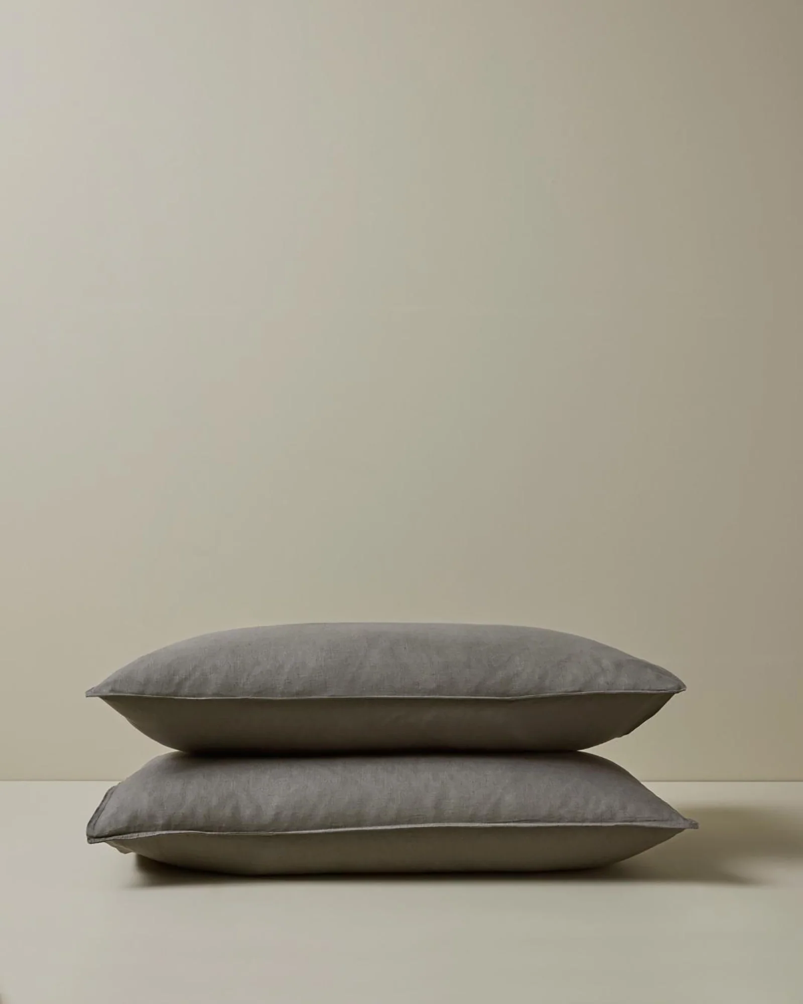 Ravello Pillowcase Set Charcoal - Image 3